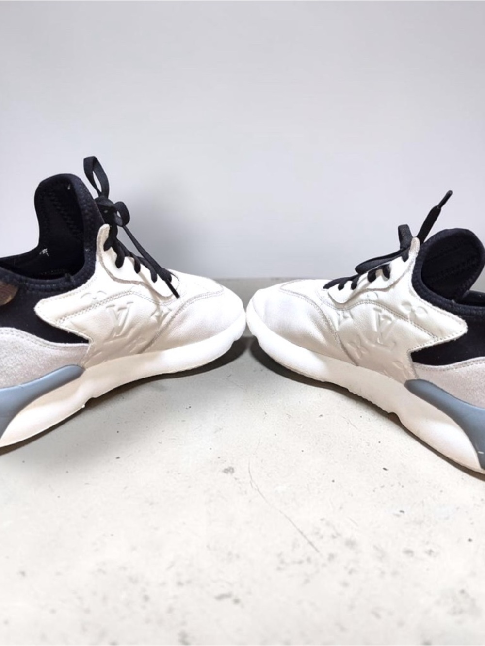 Louis Vuitton White and Black Men's Athletic Sneakers - Picture 6 of 10